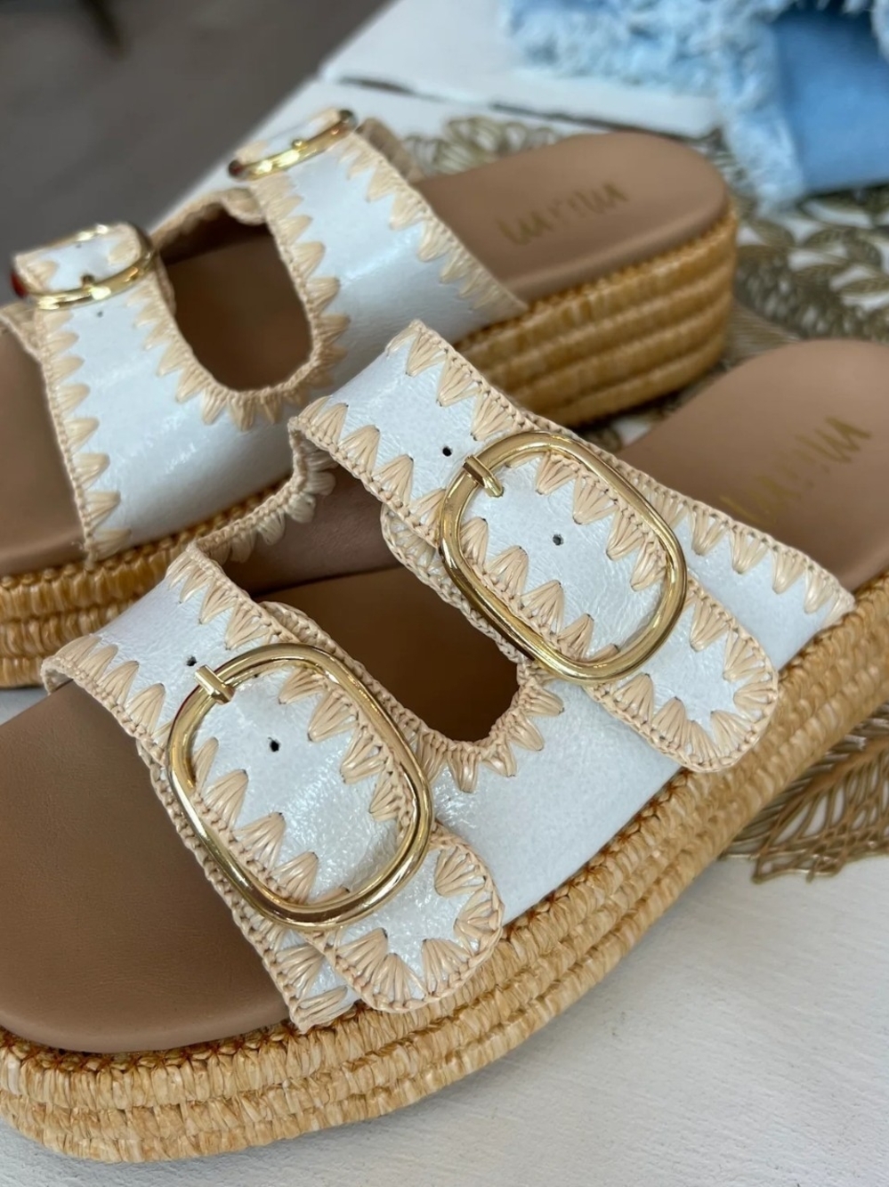 MiiM White Faux Leather Women's Platform Slide Sandals Size 8 - Picture 2 of 6